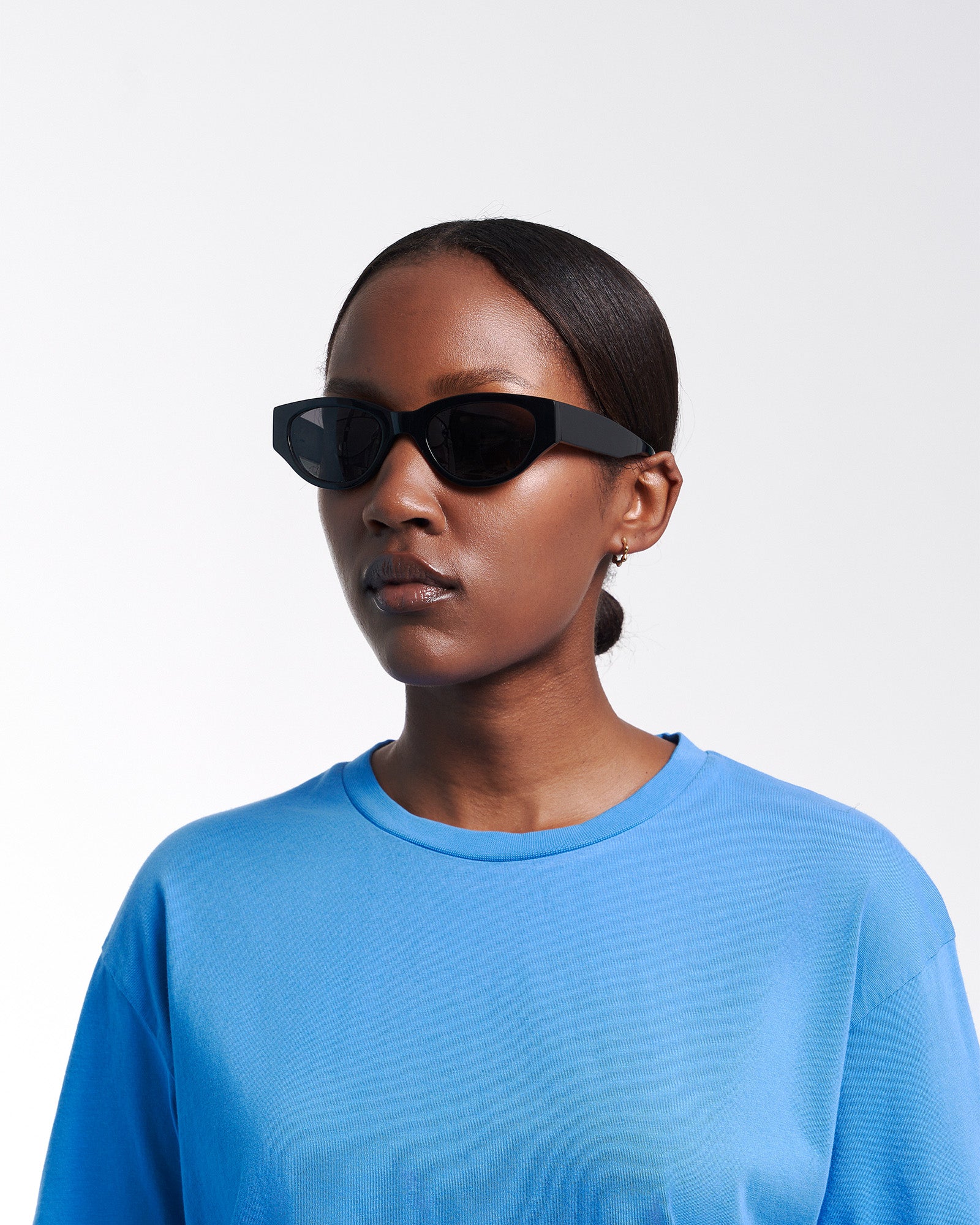 Sunglass 16 - Deep Black Solid - Lavender